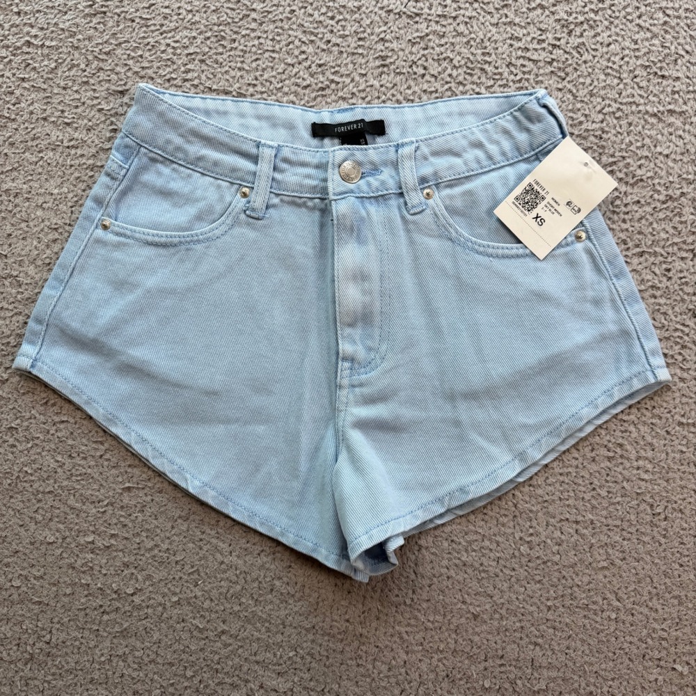 Forever 21 Womens Sky Blue High Waisted Denim Shorts Dolphin Hem Size XS NEW